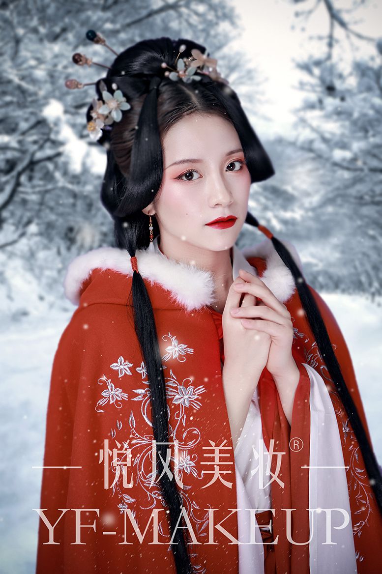 冰雪(xuě)古裝(zhuāng)——銀雪(xuě)雖然無色 卻美得令人失魂